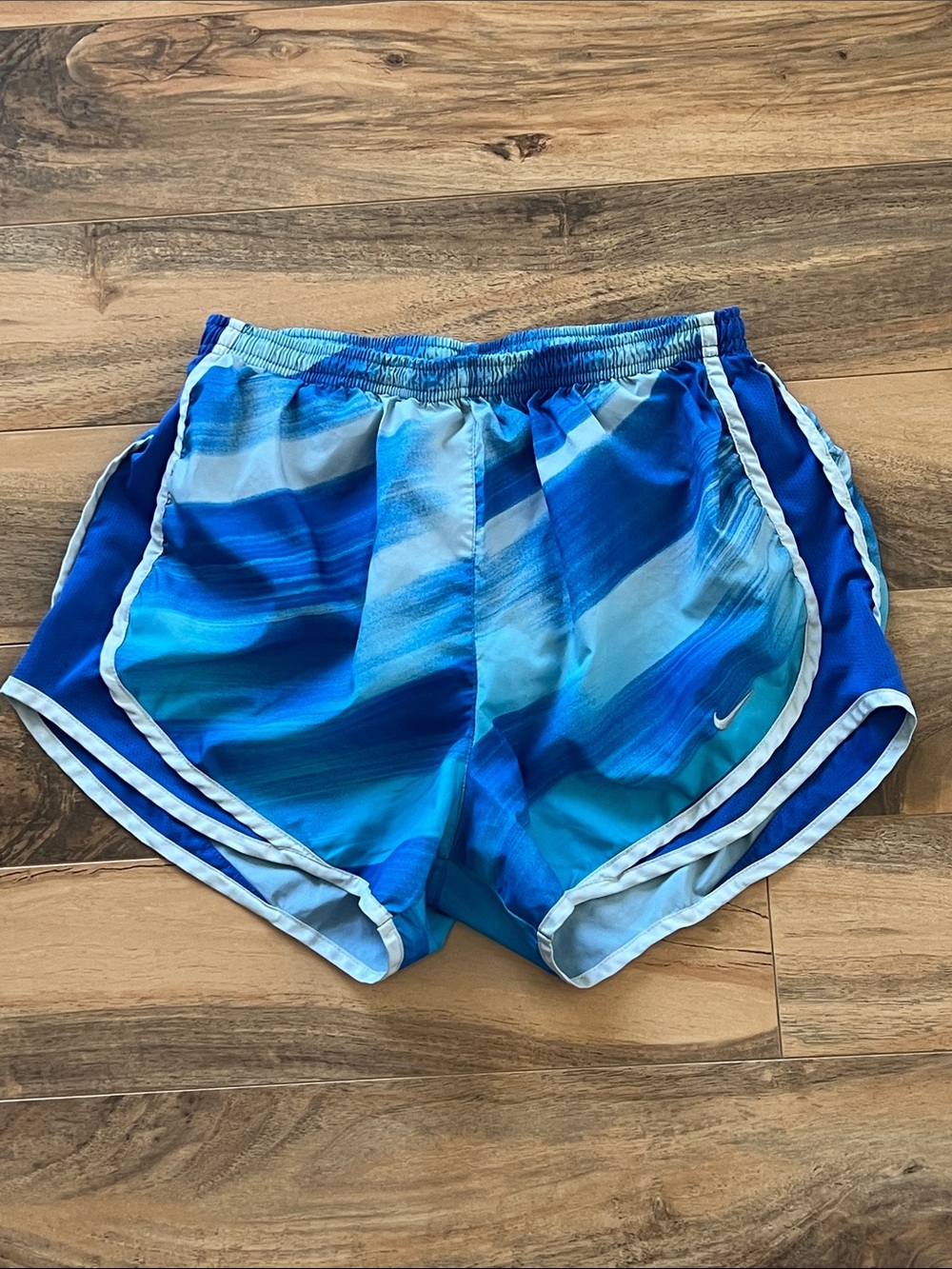 Nike Dri-FIT Womens Sz M Blue White Tempo Running Shorts Lined Athletic Gym